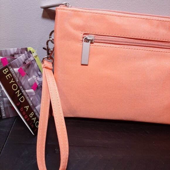 3/$20 GANZ Beyond A Bag 3 In 1 Crossbody Clutch Shoulder Bag Convertible Travel - Picture 2 of 16